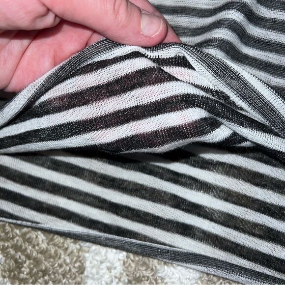 Project social T urban outfitters shirt - Picture 3 of 6